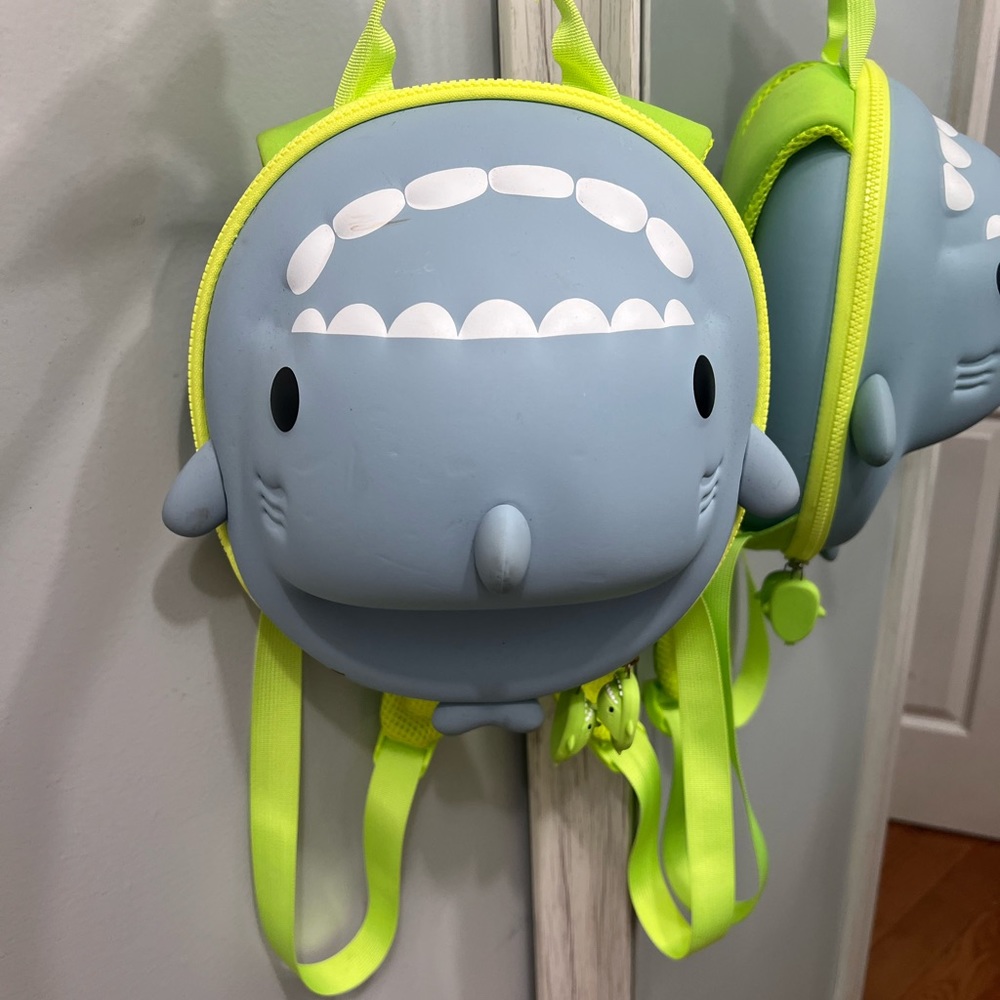 Cloudshark mini backpack